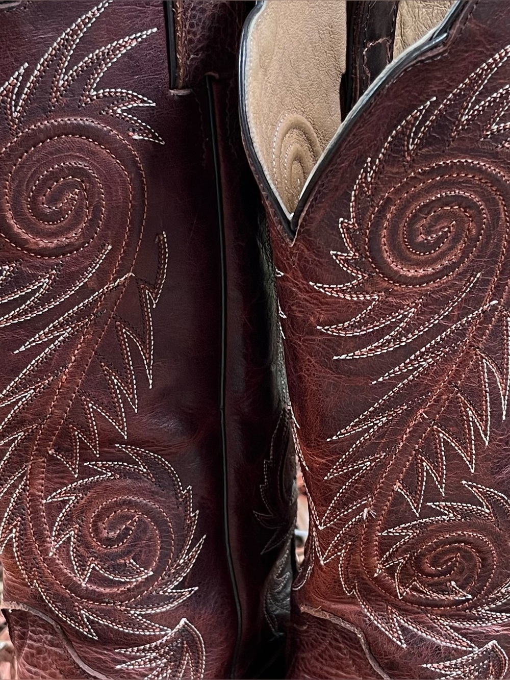 Justin Women’s Brown Embroidered Leather Cowboy Boots - Picture 3 of 15